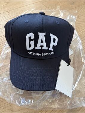 Gap × Victoria Beckham Logo Baseball Hat NWT
